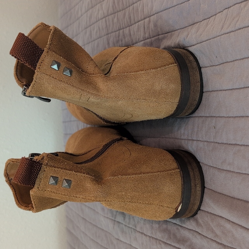Call it Spring suede boots - Picture 3 of 8